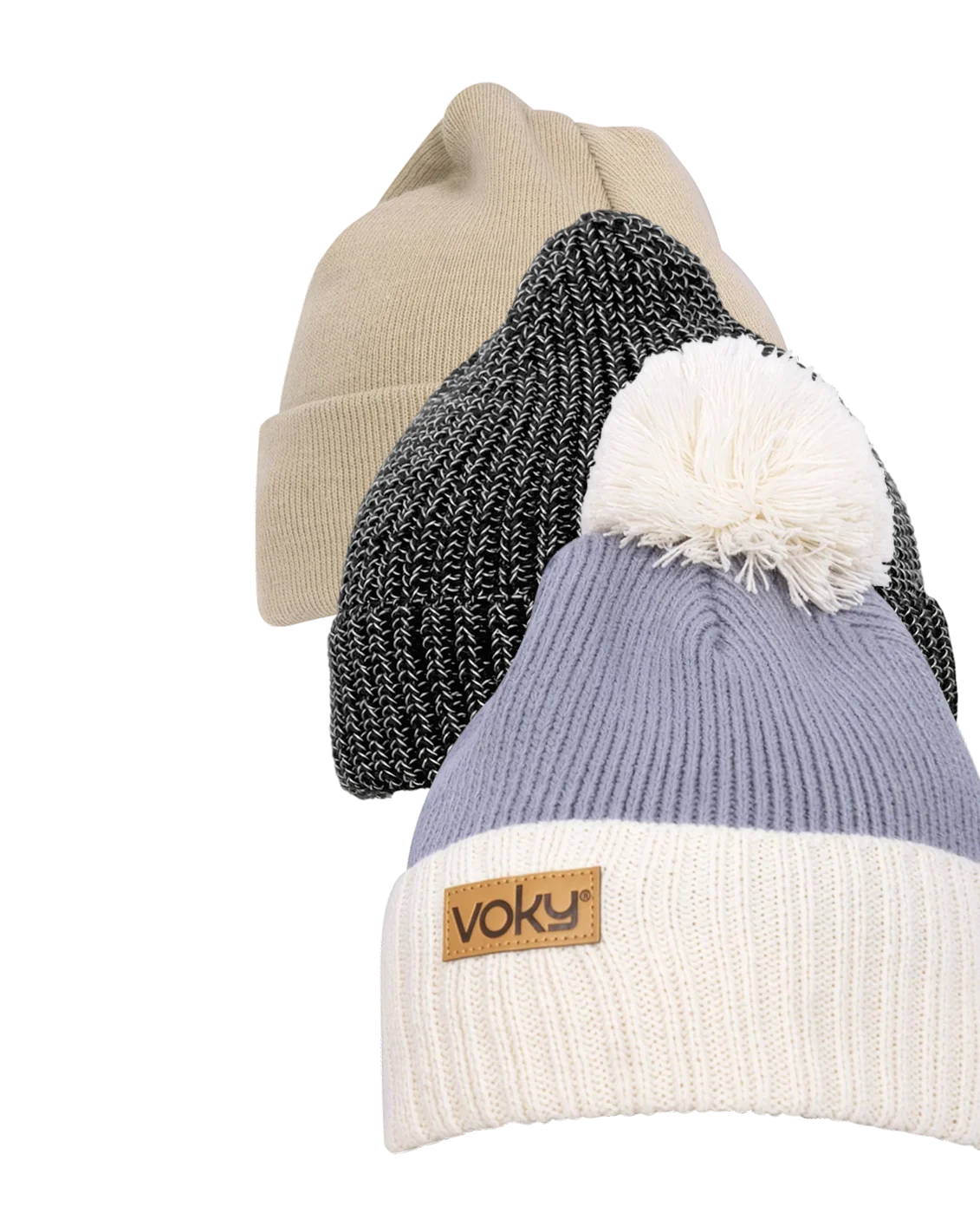 Tre Voky-m&ouml;ssor i beige, gr&aring;melerad och bl&aring; med cremef&auml;rgad pompom.